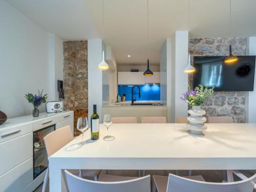 Holiday Home Villa Majestic by Interhome