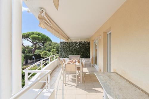 Upstays Spacious 2BR 100m2 with terrace and pool