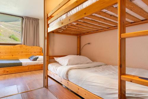 Residence Le Median, Ski In-Out with WiFi in Les Menuires, "V17" by Versant Collection