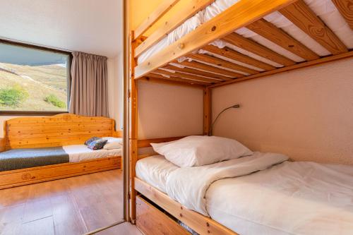 Residence Le Median, Ski In-Out with WiFi in Les Menuires, "V17" by Versant Collection