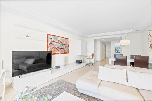 REF 2052 - Seasonal rental - Prestigious apartment on the Croisette Cannes