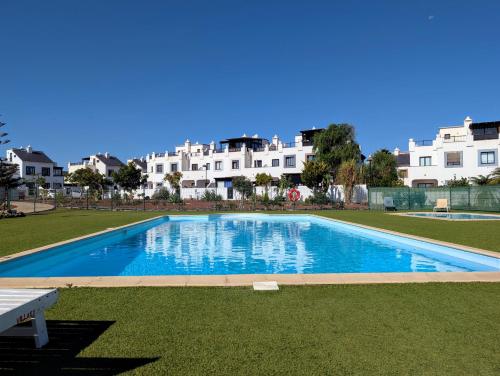 CASA RODO, ideal remote work, relaxing, pool and surfing