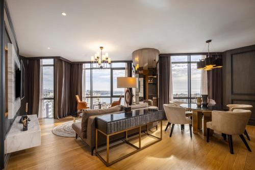 Imperial King Suite