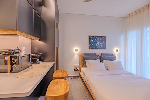 Minimal Athens Retreat
