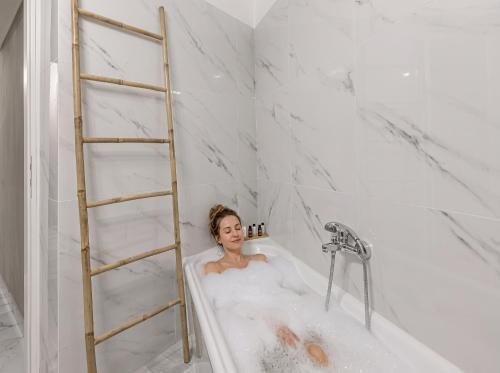 WH Luxury Residence