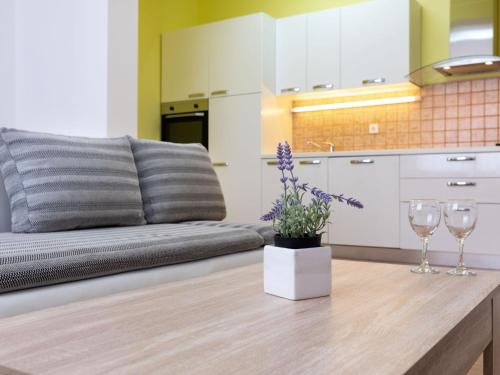 Apartment Appartement Maya mit Blick auf das Wasser by Interhome