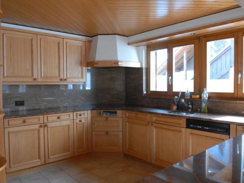 Apartment Calanques Appartement-Fewo- Dusche- WC- 3 Schlafräume 4-5-Zimmerwohnung by Interhome