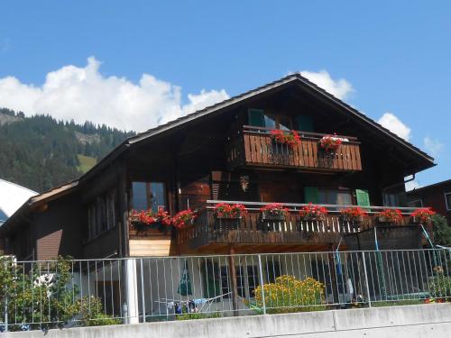 Apartment Hari Appartement-Fewo- Dusche- WC- 1 Schlafraum 1-5 Zimmerwohnung by Interhome