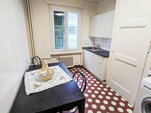 Apartment Jolie appartement proche centre ville by Interhome