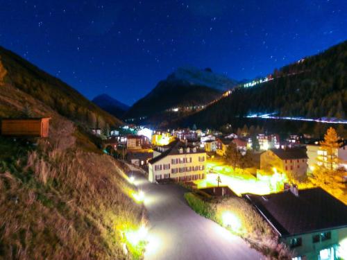 Apartment Monte Rosa Appartement-Fewo Appartement Weissmies by Interhome