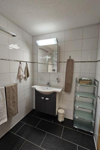 Apartment Boimenzüün 2 Bett Wohnung by Interhome