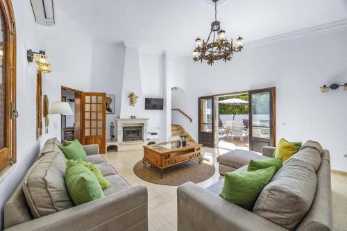 Villa Stephoss by Villa Plus