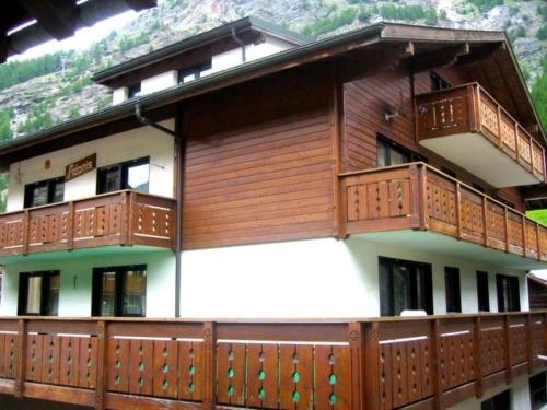 Apartment Ferienhaus Adonis Appartement-Fewo 6-Bettwohnung Dom by Interhome