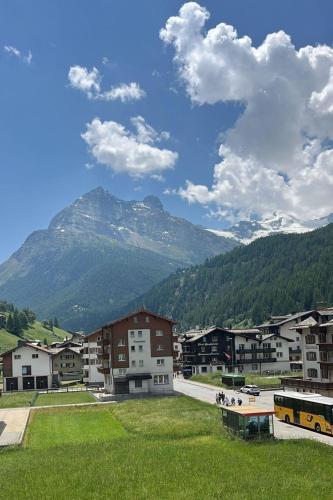 Apartment Allalinblick Appartement-Fewo 4- OG Bergseite by Interhome