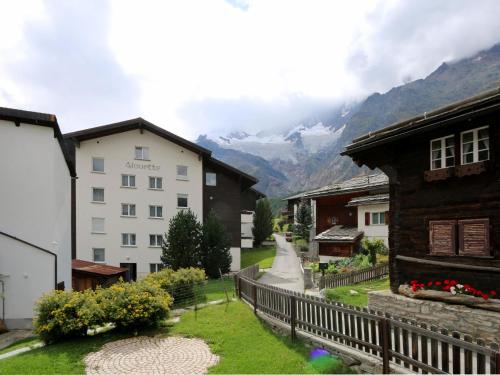 Apartment Chalet Heimeli Appartement-Fewo 6-Bettwohnung by Interhome