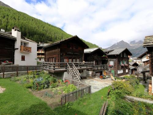 Apartment Chalet Heimeli Appartement-Fewo 6-Bettwohnung by Interhome
