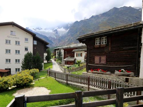 Apartment Chalet Heimeli Appartement-Fewo 6-Bettwohnung by Interhome