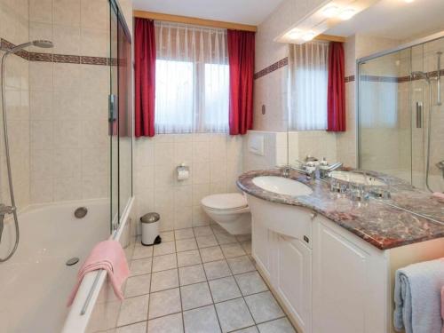 Apartment Helvetia Apartments Appartement-Fewo Dachwohnung Nr- 7 by Interhome