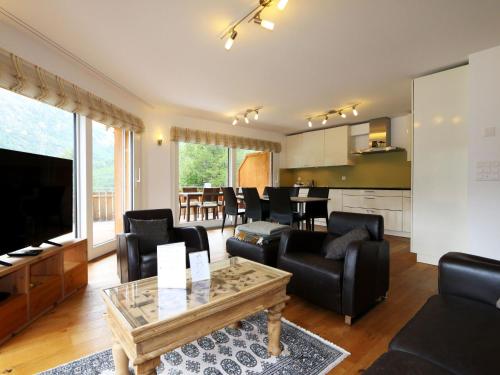 Apartment Hollywood 3 Appartement-Fewo- Bad- WC- 3 Schlafräume 6-Bettwohnung by Interhome
