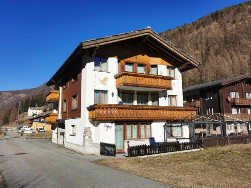 Apartment Haus Falke Appartement-Fewo 6-Bettwohnung by Interhome
