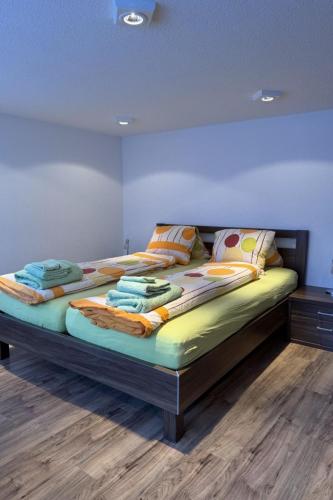 Apartment Mier Gfallt's Appartement-Fewo- Bad- WC- 3 Schlafräume 5-Bettwohnung by Interhome