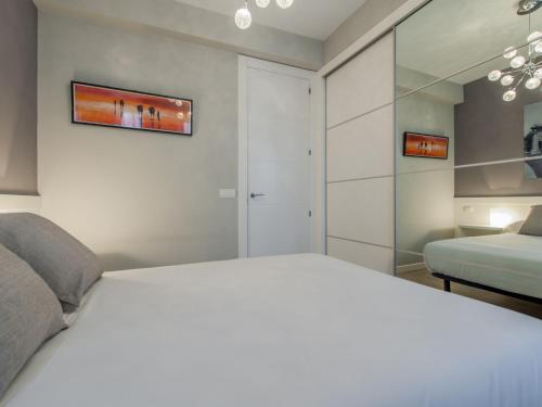 Apartment Plaza de Castilla II by Interhome
