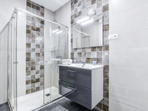 Apartment Retiro V by Interhome