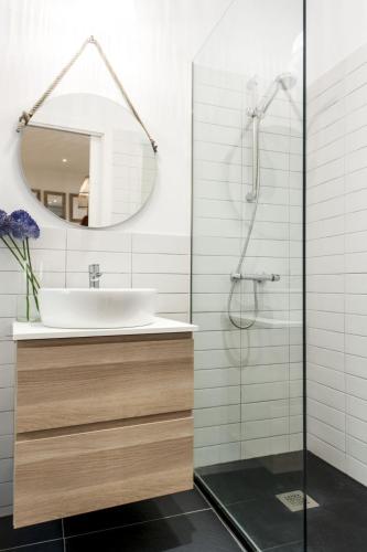 Apartment Puerta del Sol VI by Interhome