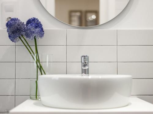 Apartment Puerta del Sol VI by Interhome