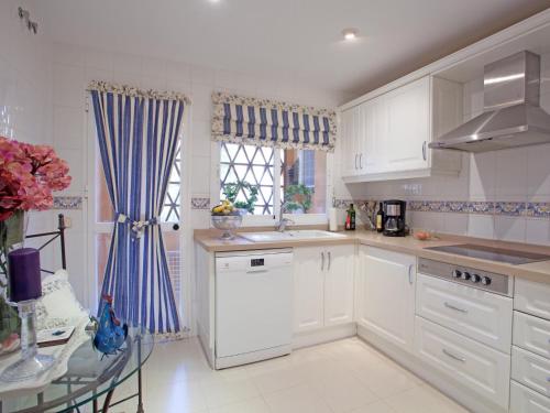 Apartment Hacienda Elviria by Interhome