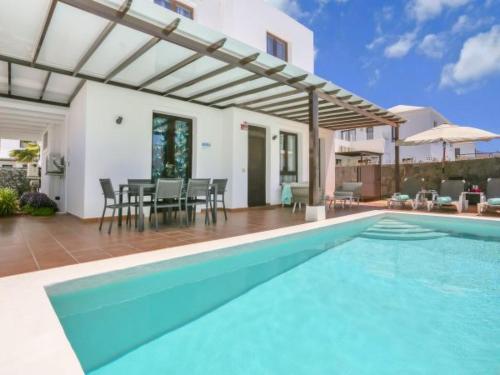 Holiday Home 7 PIEDRAS- villa en Playa Blanca by Interhome