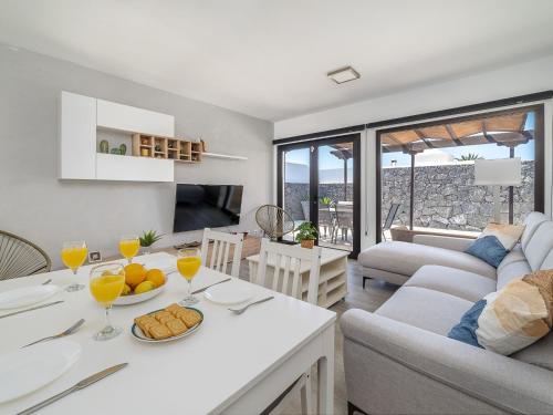 Villa Casa OASIS DEL SOL- prívate villa in Playa Blanca by Interhome