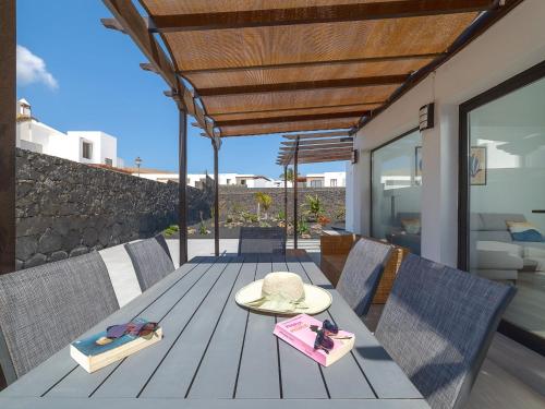 Villa Casa OASIS DEL SOL- prívate villa in Playa Blanca by Interhome