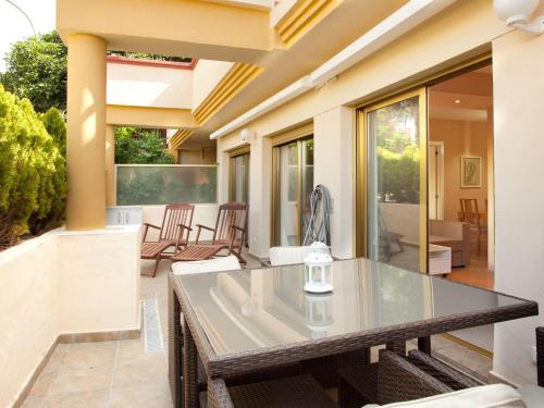 Apartment Beachside groundfloor apartment- Elviria 101- Roma by Interhome