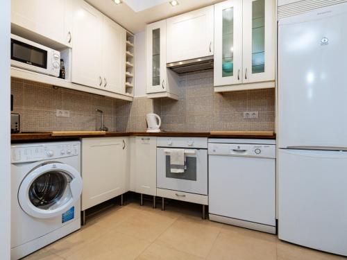 Apartment Beachside groundfloor apartment- Elviria 101- Roma by Interhome