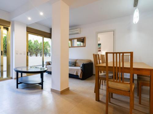 Apartment Beachside groundfloor apartment- Elviria 101- Roma by Interhome