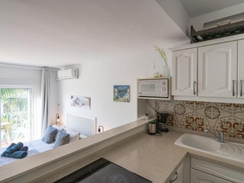 Apartment Paraíso Golden Mille- Estepona Studio by Interhome