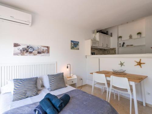 Apartment Paraíso Golden Mille- Estepona Studio by Interhome