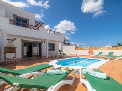 Villa CASA LAGO- private villa in Playa Blanca by Interhome