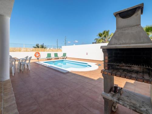 Villa CASA LAGO- private villa in Playa Blanca by Interhome