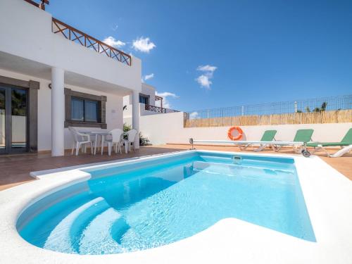 Villa CASA LAGO- private villa in Playa Blanca by Interhome