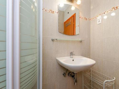 Apartment LAURA 3 - HR-05492-03 by Interhome
