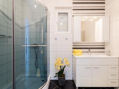 Apartment ILICEVIC Kralja Zvonimira - HR-10019-01 by Interhome