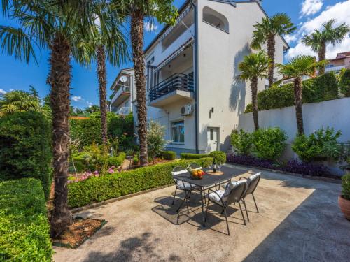 Apartment Garden View - HR-11136-01 by Interhome