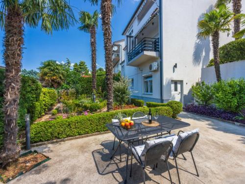 Apartment Garden View - HR-11136-01 by Interhome