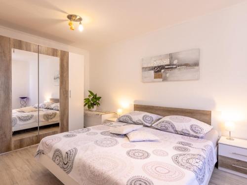 Apartment ROKO 1 - HR-08028-01 by Interhome