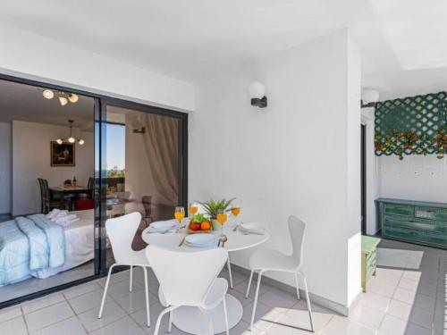 Apartment Apartment Colon - Plusholidays by Interhome