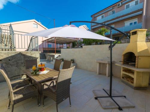 Apartment TONKA ROBERTA - HR-08678-01 by Interhome