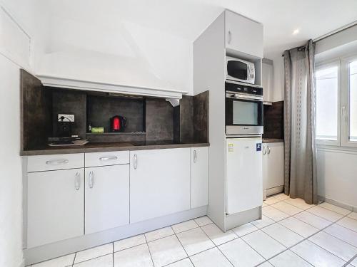 Apartment Central 1 bedroom Riouffe 206 2 mins from Palais by Interhome