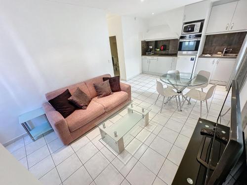 Apartment Central 1 bedroom Riouffe 206 2 mins from Palais by Interhome